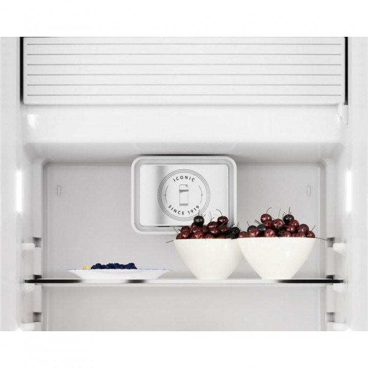 Фото Alt Холодильник встраиваемый KitchenAid KCFMB60150R - 8