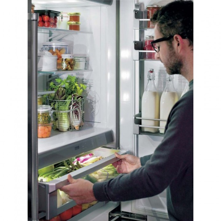 Фото Alt Холодильник встраиваемый KitchenAid KCVCX20750R - 1