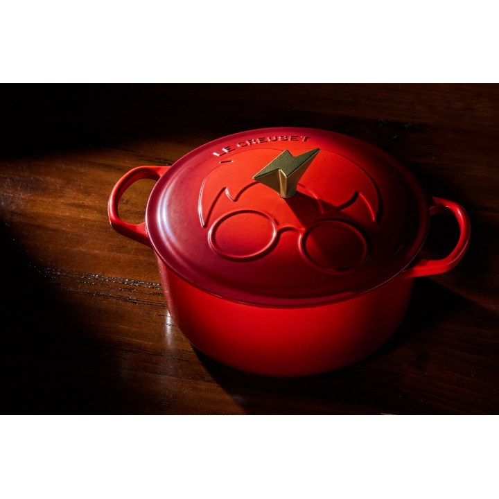 Фото Title Кастрюля круглая 26 см Harry Potter™ Вишня, Le Creuset, 21973260602464 - 1 Фото Alt Кастрюля круглая 26 см Harry Potter™ Вишня, Le Creuset, 21973260602464 - 1