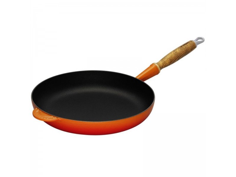 Фото Alt Сковорода с деревянной ручкой 24 см Огненная лава , Le Creuset, 20058240900460, Чугун