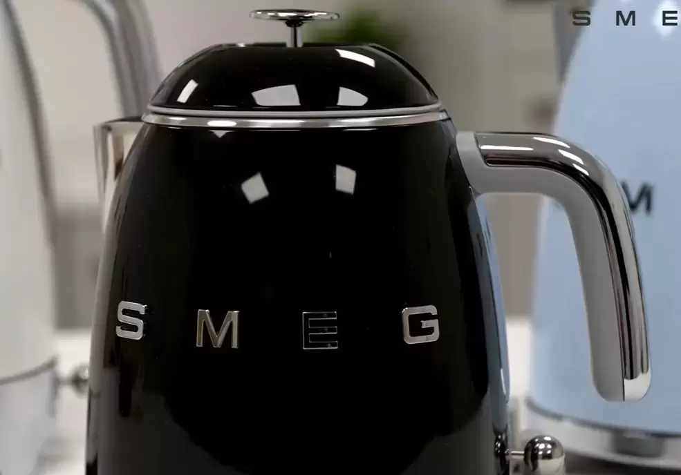 Фото Title Чайник Smeg KLF05BLEU - 14 Фото Alt Чайник Smeg KLF05BLEU - 14