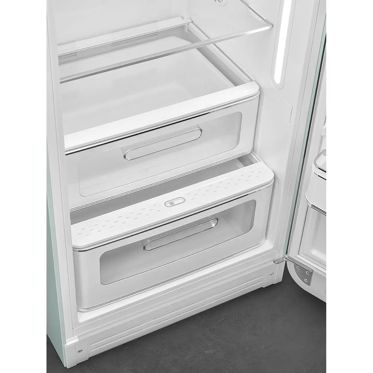 Фото Title Холодильник Smeg FAB28RDSA5 - 5 Фото Alt Холодильник Smeg FAB28RDSA5 - 5