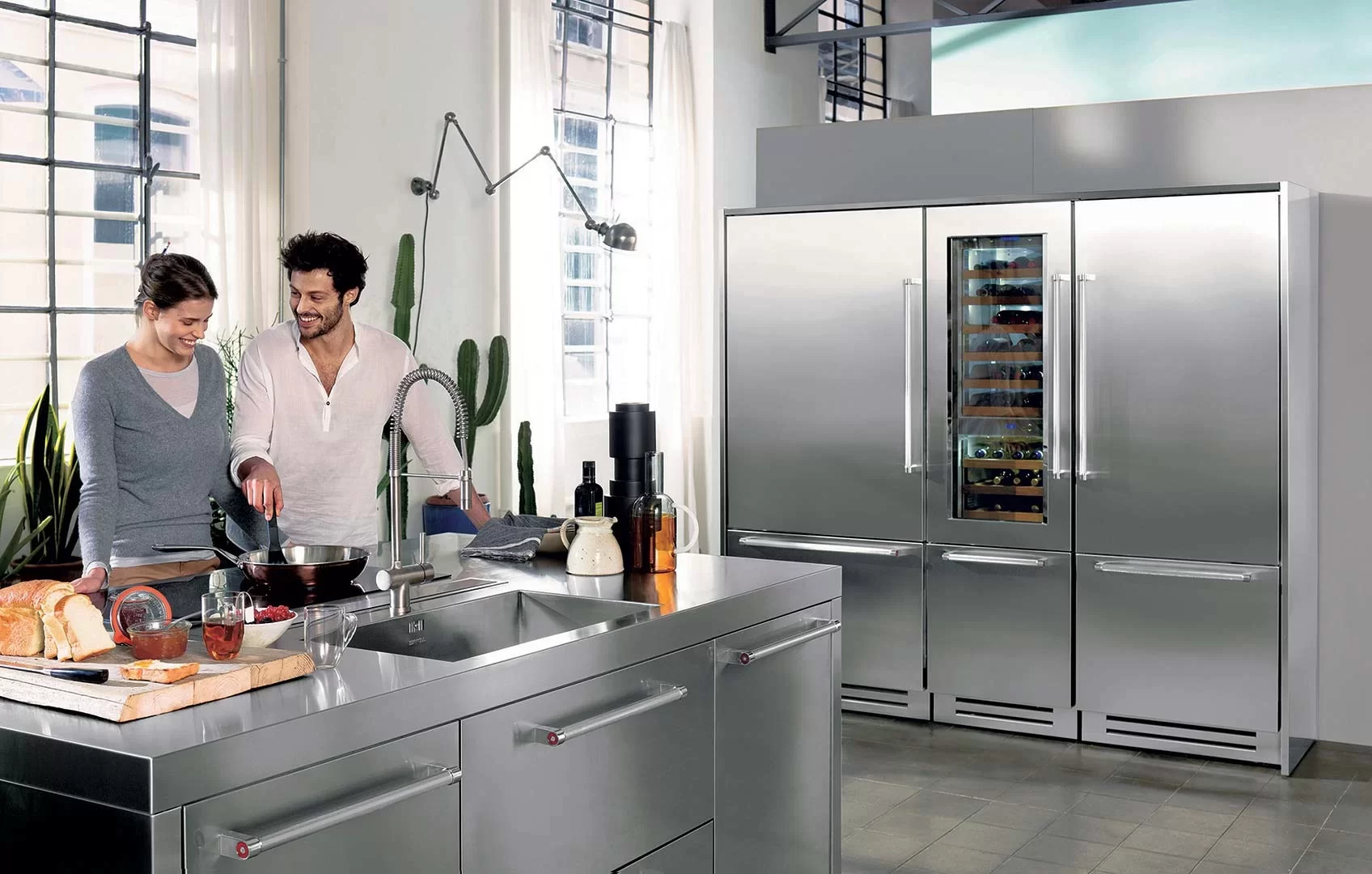 Фото Title Встраиваемый холодильник KitchenAid KCVCX 20900R - 2 Фото Alt Встраиваемый холодильник KitchenAid KCVCX 20900R - 2