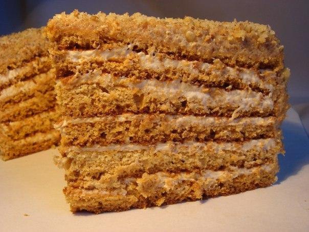 Бисквитный торт с кремом из сгущенки